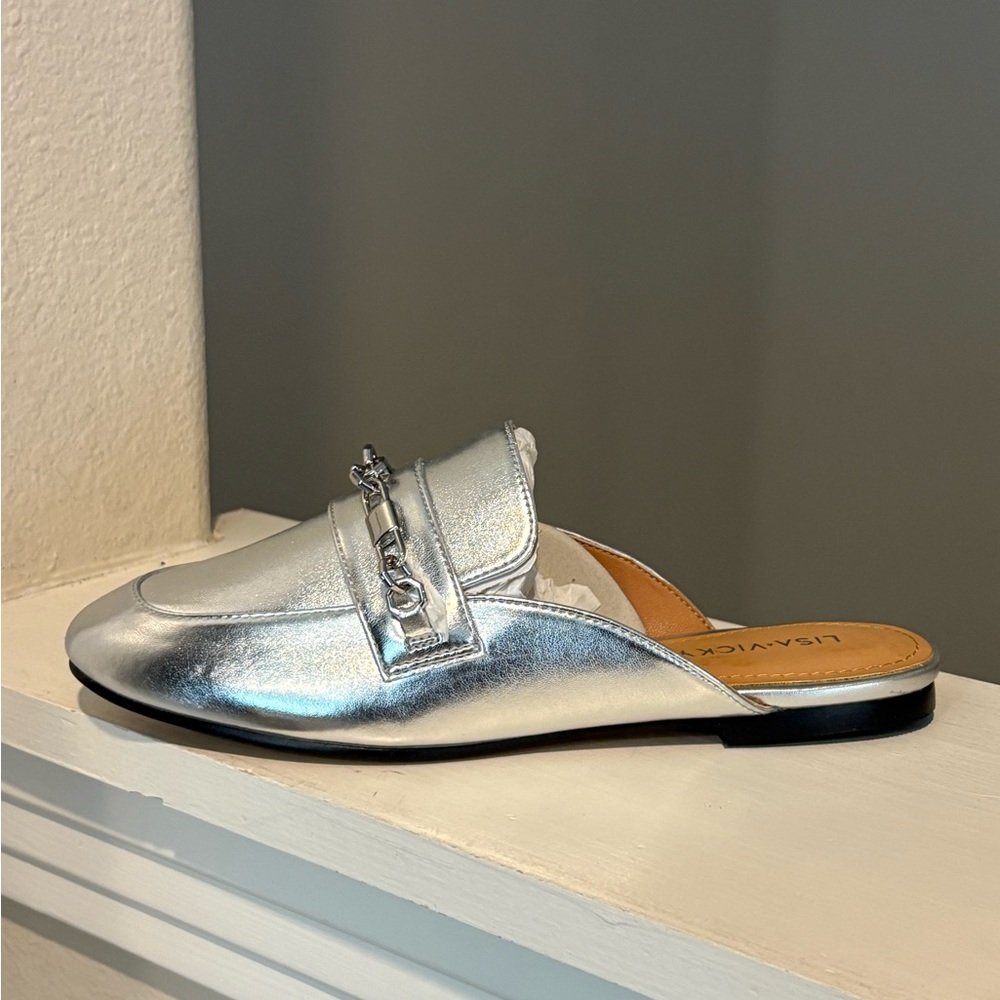 NEW- Lisa Vicky Women’s Size 5M EFFECT-V Silver Metallic Mules Slip On - Picture 4 of 10